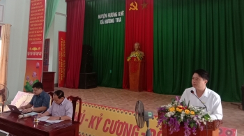 Bí thư huyện ủy làm việc với xã Hương Trà về xây dựng xã đạt chuẩn Nông thôn mới kiểu mẫu.